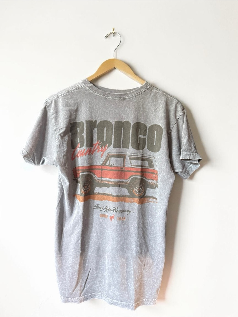 Ford Gray Bronco Country Graphic Tee with Red Accent